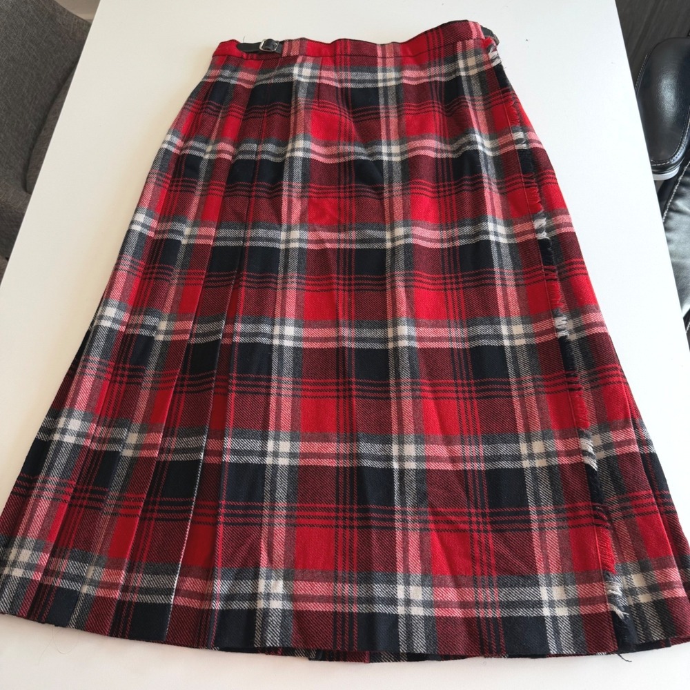 Laird-Portch  Scotland Red Tartan Plaid Wool Pleated Kilt Skirt Vintage 28 Waist